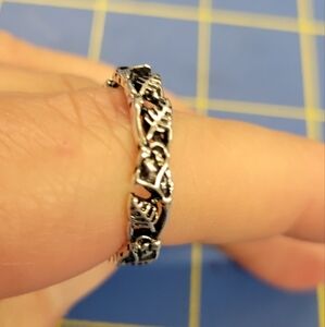 Silver Tone Ring Leaf Floral